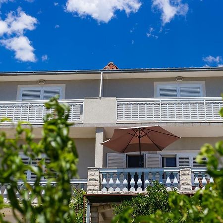 Apartments Rose Trogir Bagian luar foto