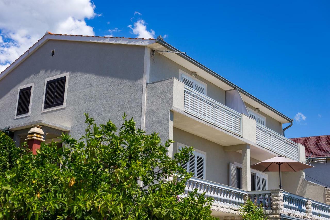 Apartments Rose Trogir Bagian luar foto