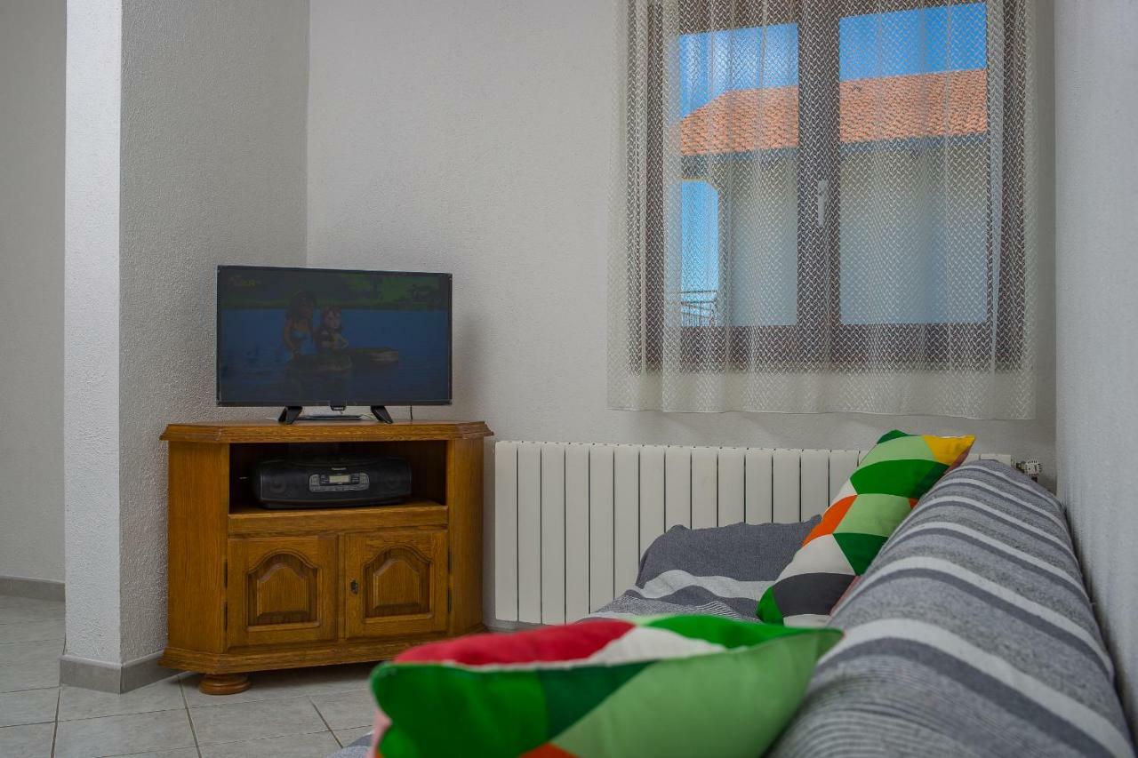 Apartments Rose Trogir Bagian luar foto