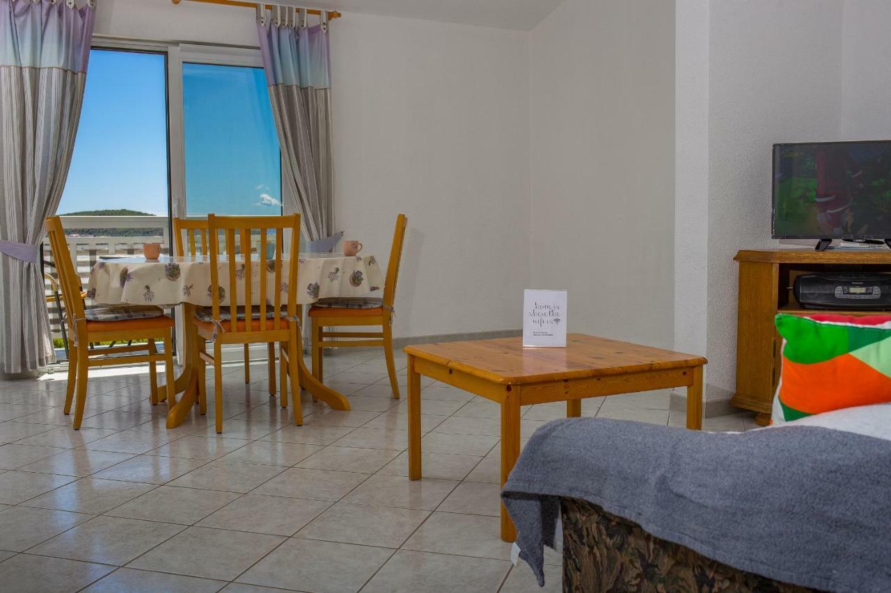 Apartments Rose Trogir Bagian luar foto
