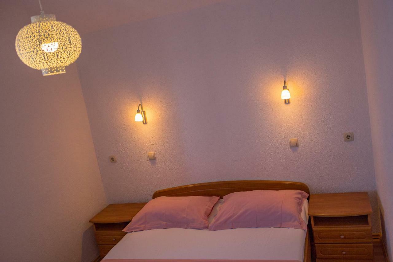 Apartments Rose Trogir Bagian luar foto