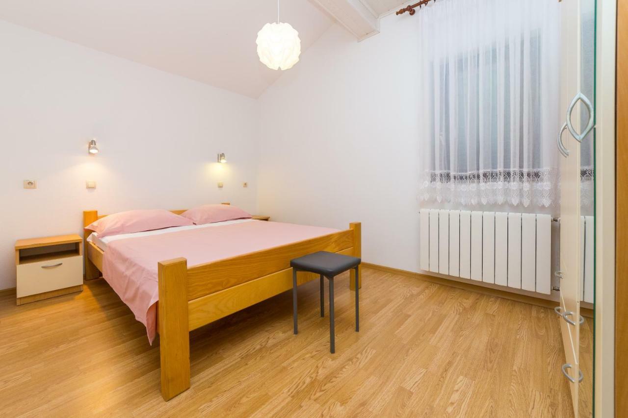 Apartments Rose Trogir Bagian luar foto
